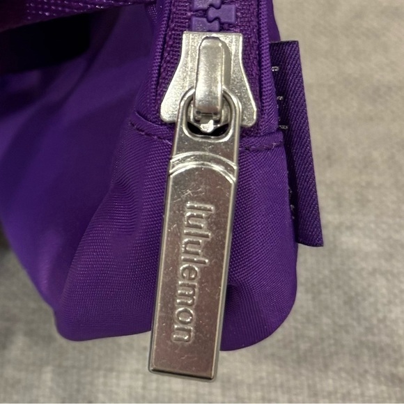 NWT Lululemon Everywhere Belt Bag In College Purple With Black Interior - Picture 6 of 9